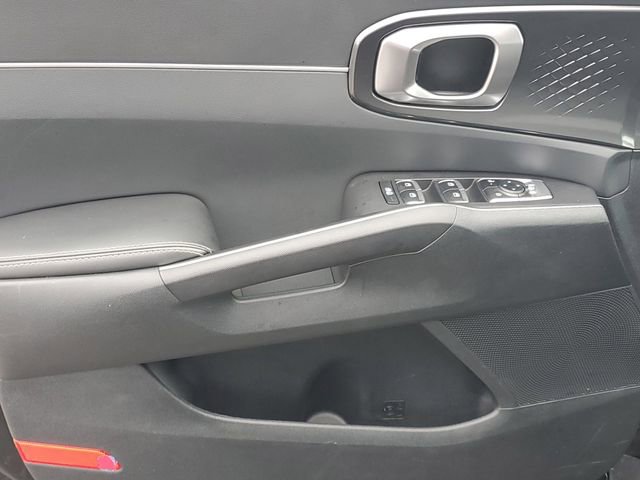 Certified 2025 Kia Sorento S image 14