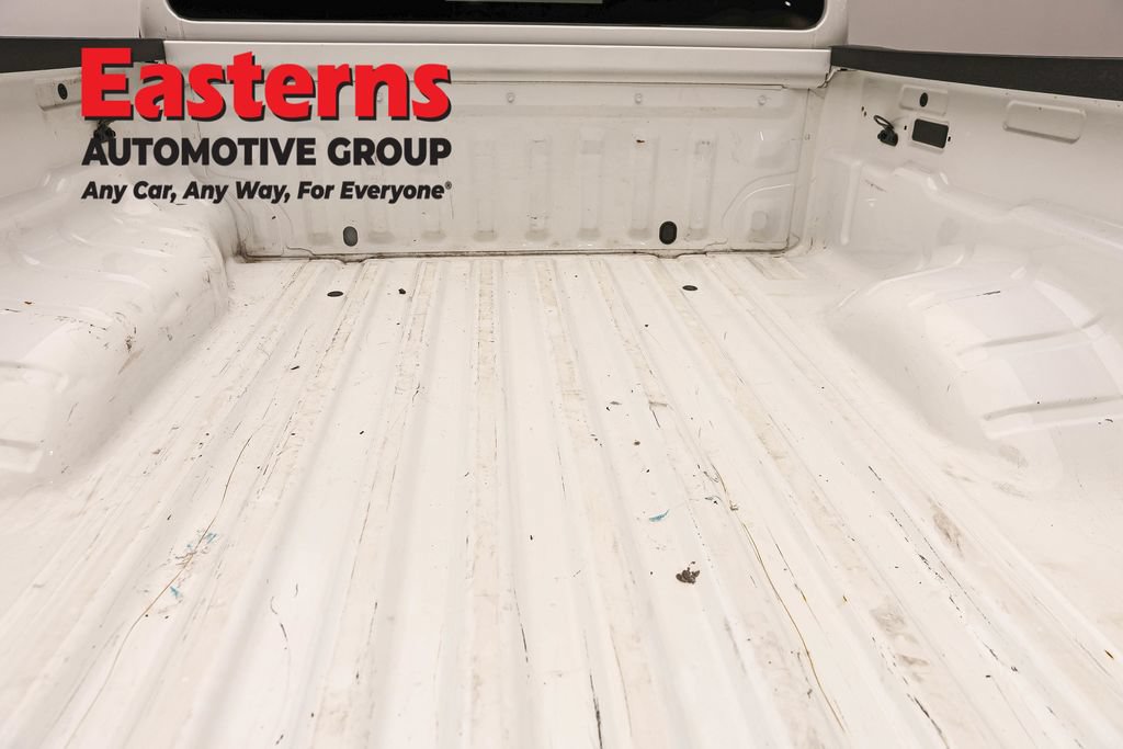Used 2022 Nissan Frontier S RWD image 9