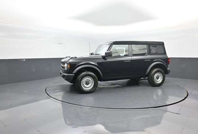 New 2026 Ford Bronco 4-Door image 4