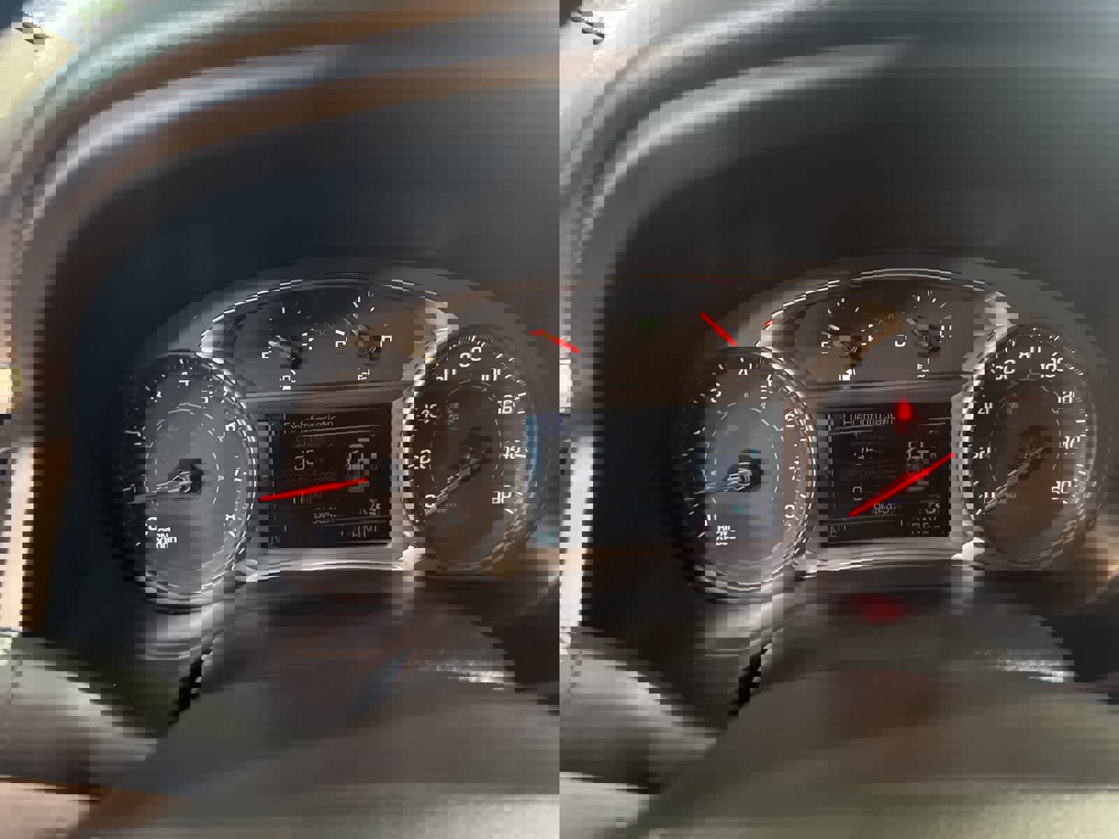 Used 2019 GMC Acadia SLT w/ LPO, Cargo Package image 23