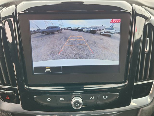 Used 2023 Chevrolet Traverse LT image 17