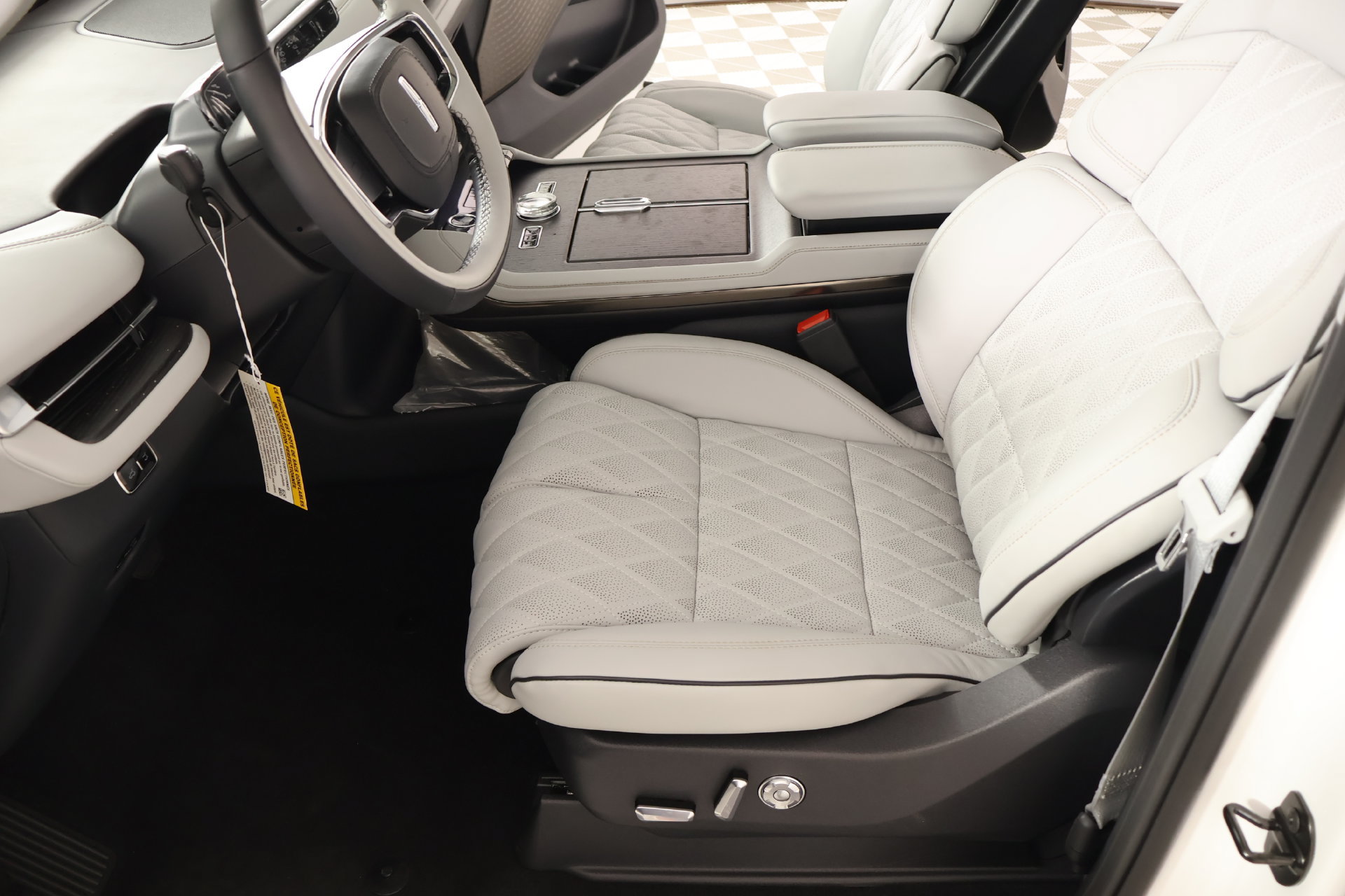 New 2027 Lincoln Navigator L Black Label AWD/4WD image 11