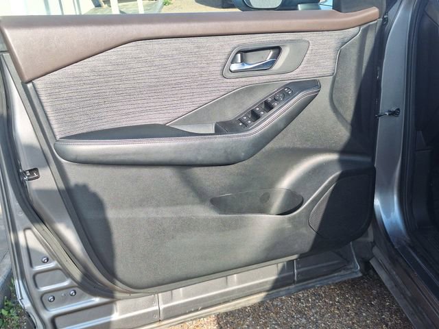 Certified 2023 Nissan Rogue SV FWD image 17