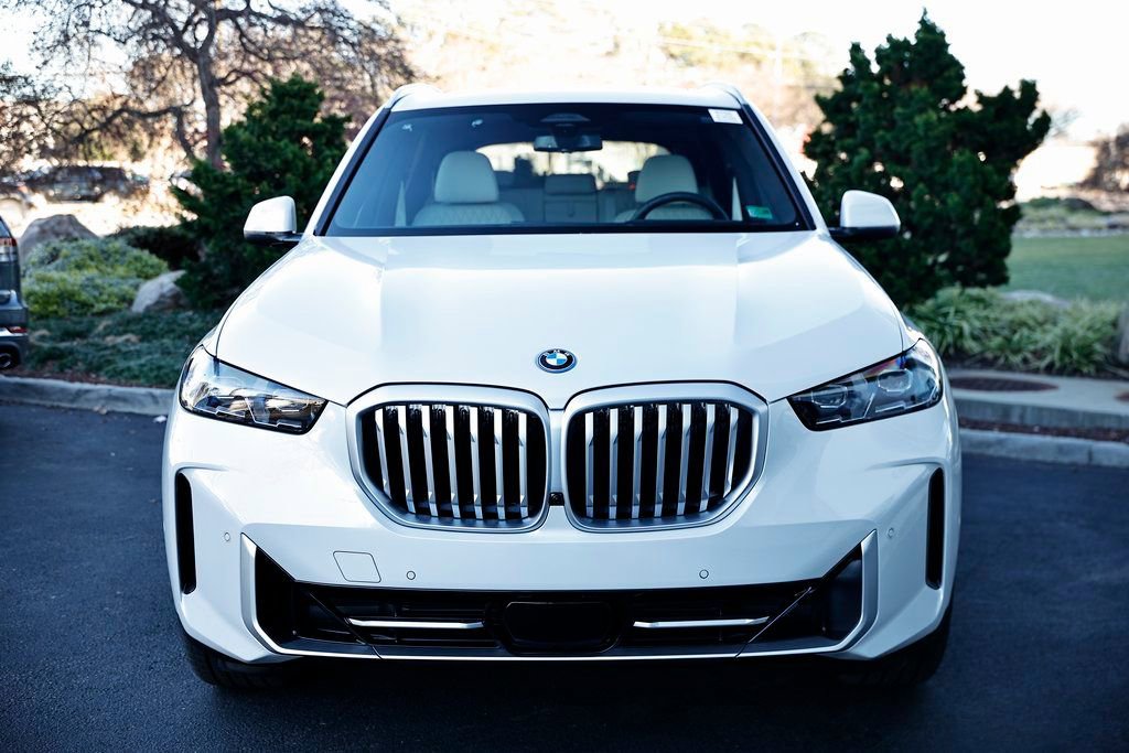 New 2026 BMW X5 xDrive50e w/ Executive Package image 13