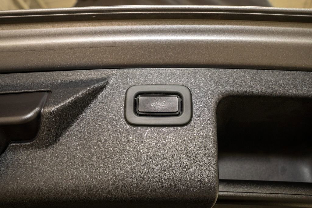 Used 2020 Land Rover Discovery Sport SE R-Dynamic image 7