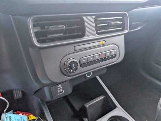 New 2025 Ford Maverick XL w/ 4K Tow Package image 22