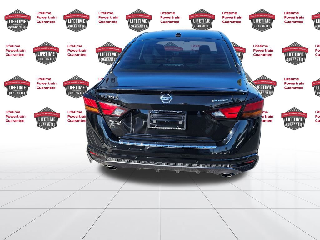 Certified 2022 Nissan Altima 2.5 SR w/ Midnight Edition Package image 8