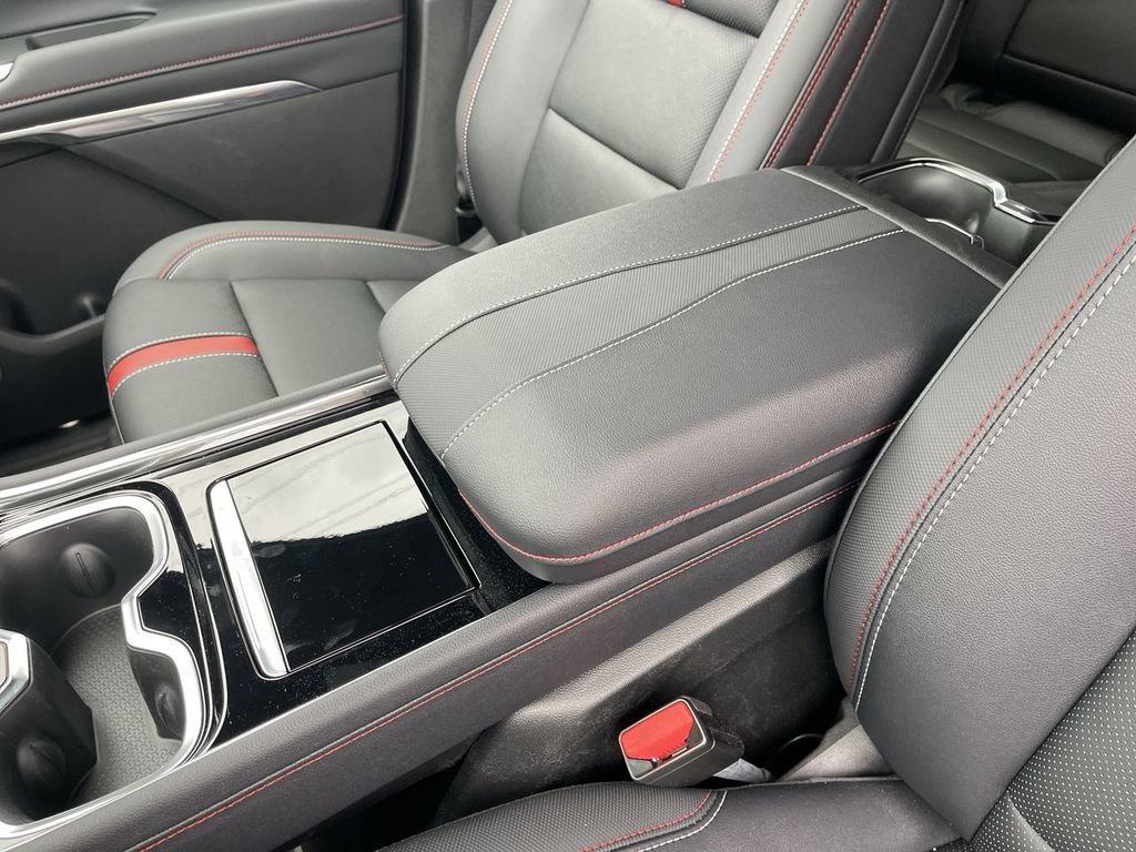 New 2026 Chevrolet Traverse RS w/ LPO, Floor Liner Package AWD/4WD image 21