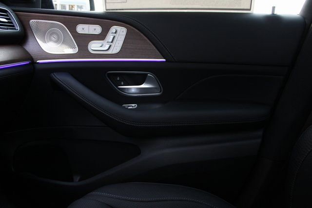 New 2026 Mercedes-Benz GLS 580 4MATIC image 31