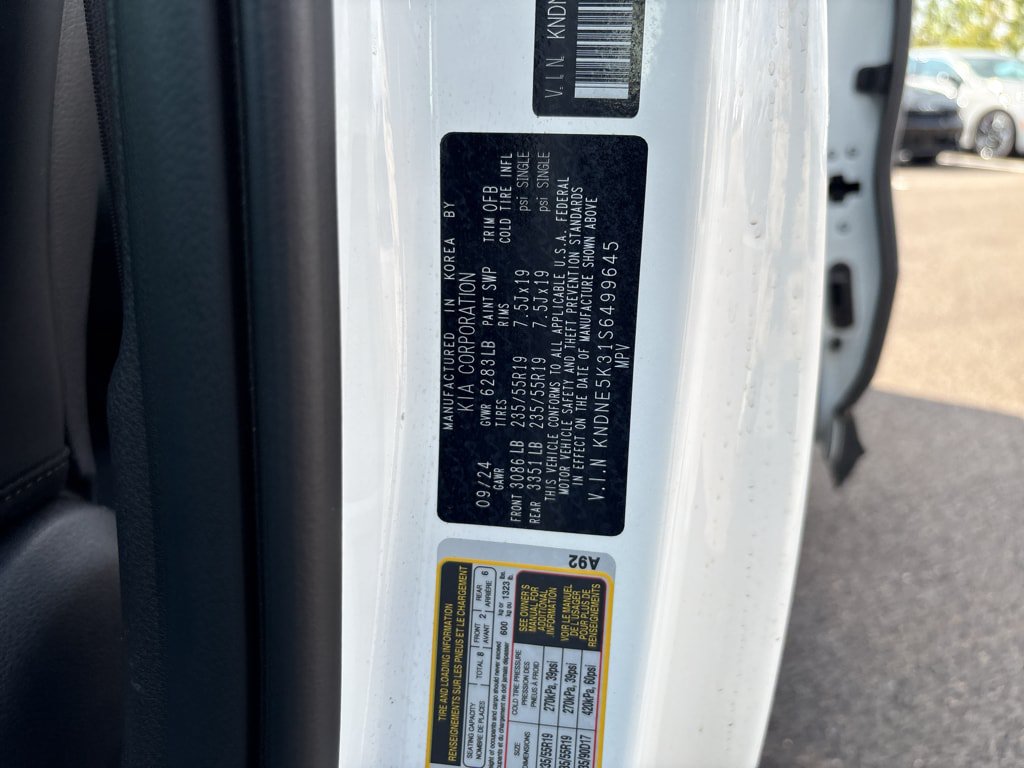 Used 2025 Kia Carnival SX w/ SX Dark Edition Package FWD image 18
