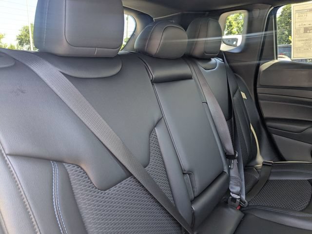 New 2026 Jeep Compass Latitude AWD/4WD image 30
