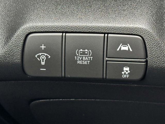 Used 2023 Hyundai Elantra Blue FWD image 16