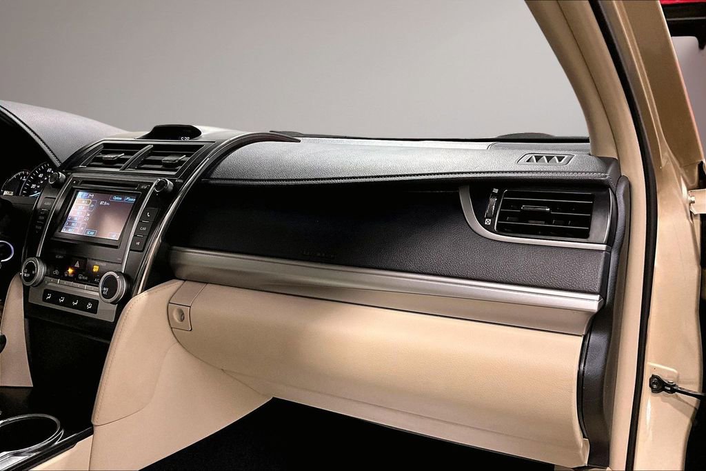 Used 2012 Toyota Camry LE image 24