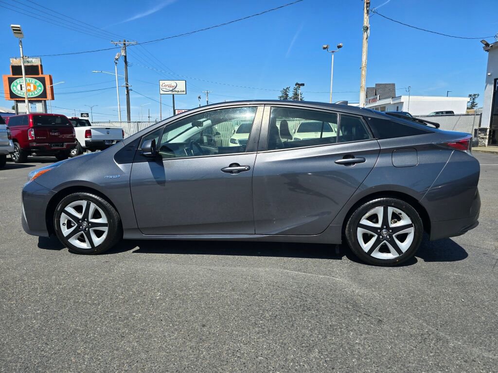 Used 2017 Toyota Prius Three Touring FWD image 9