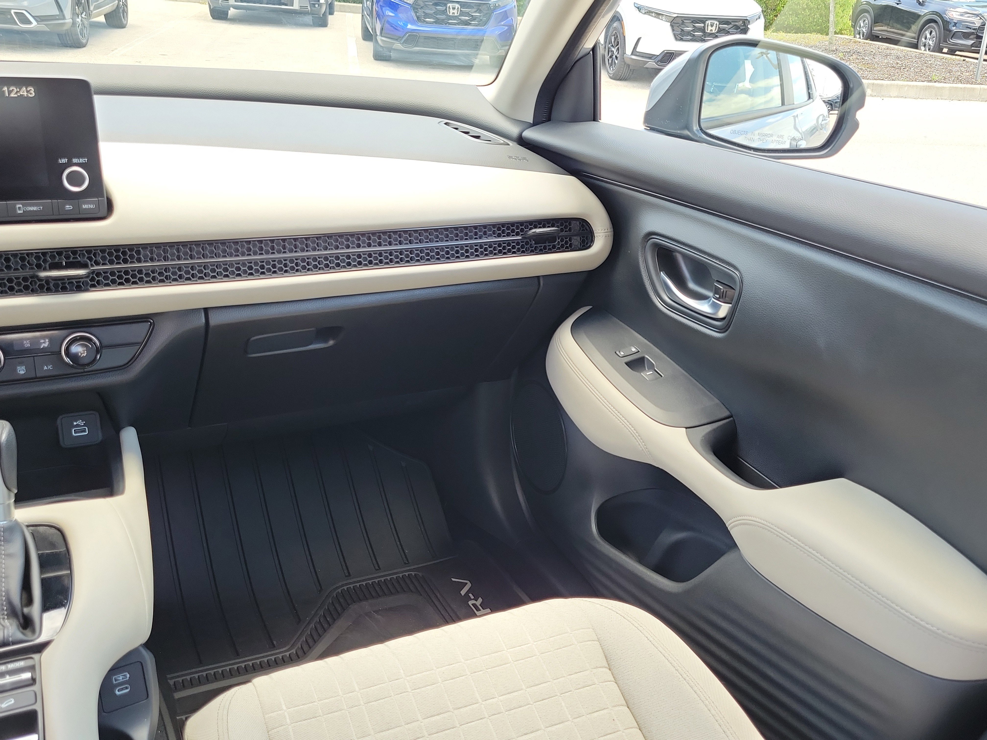 Used 2025 Honda HR-V LX image 19