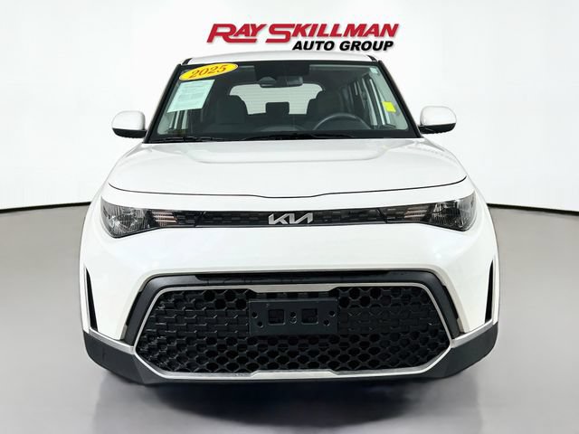 Used 2025 Kia Soul LX FWD image 2