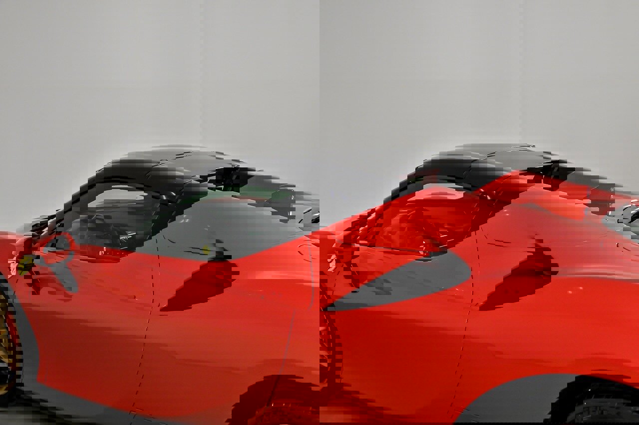 Used 2022 Ferrari SF90 Spider image 23