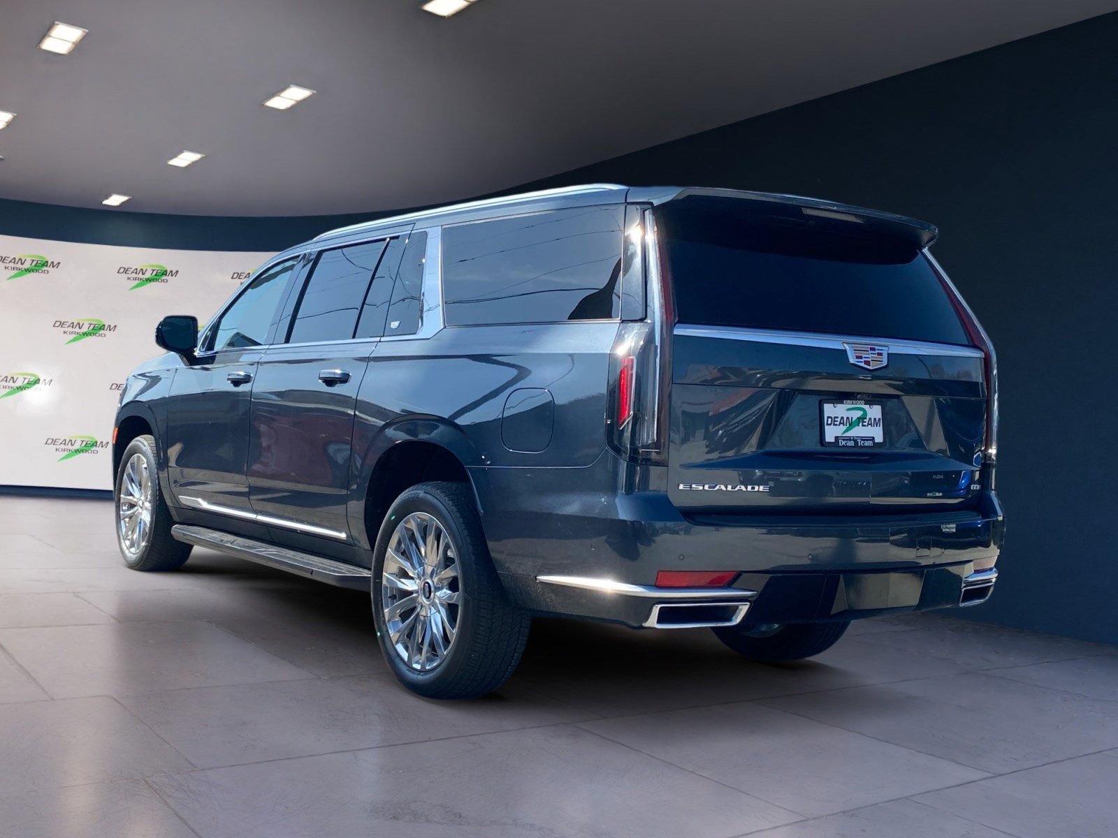 Used 2021 Cadillac Escalade ESV Premium Luxury image 4