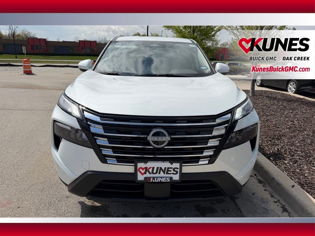 Used 2025 Nissan Rogue SV AWD/4WD image 3