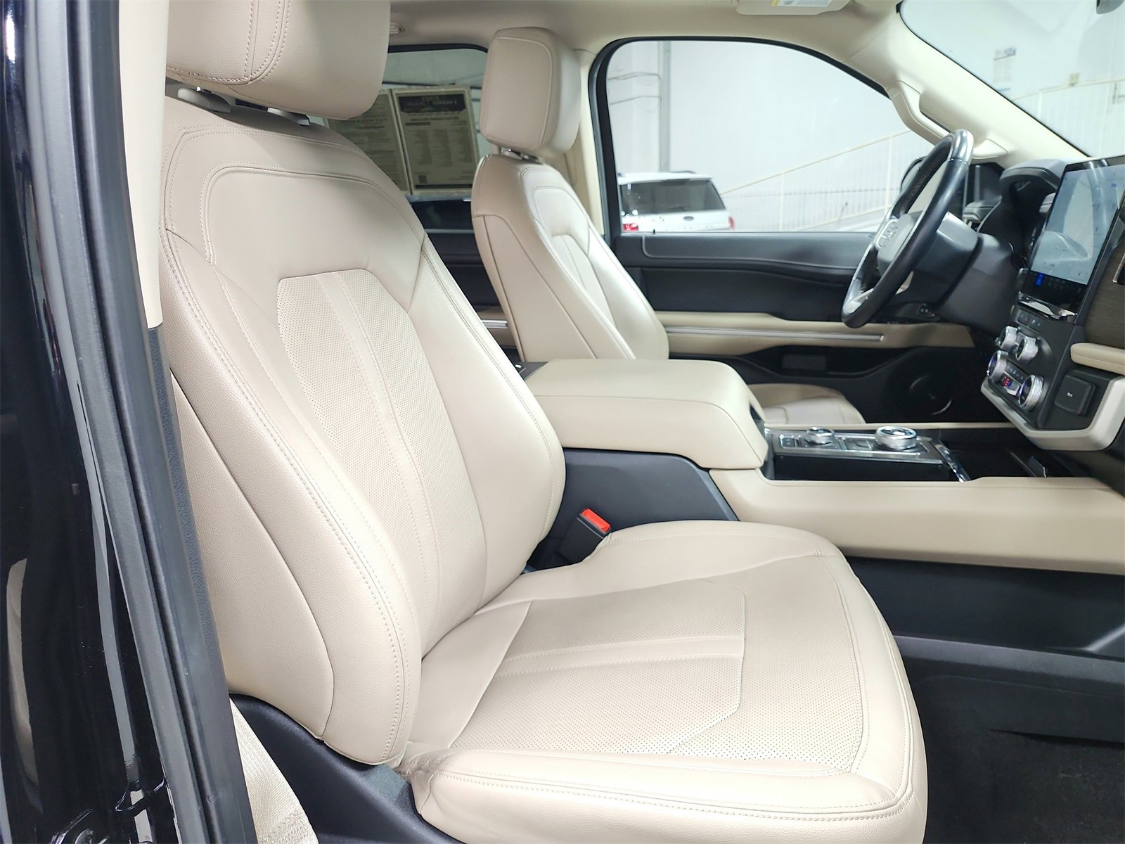 Used 2023 Ford Expedition Max Limited image 42