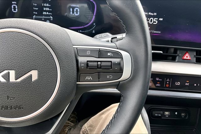 Used 2025 Kia Sportage EX w/ Premium Package FWD image 11
