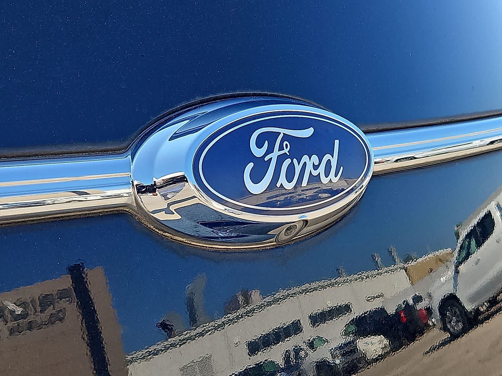 Used 2018 Ford Taurus SE FWD image 34
