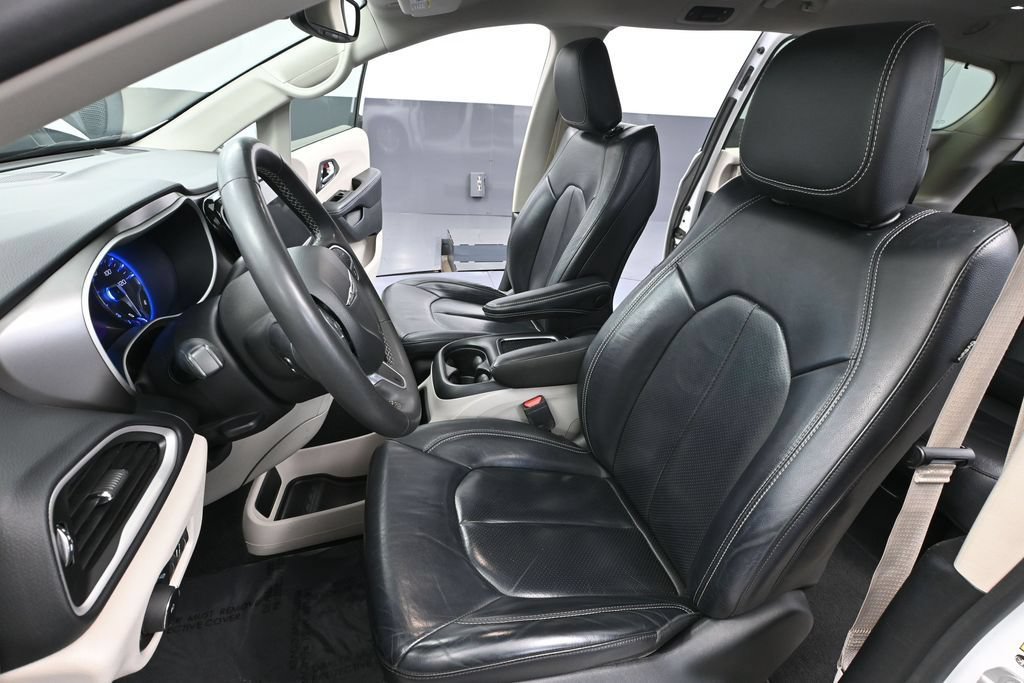 Used 2022 Chrysler Pacifica Touring-L FWD image 24