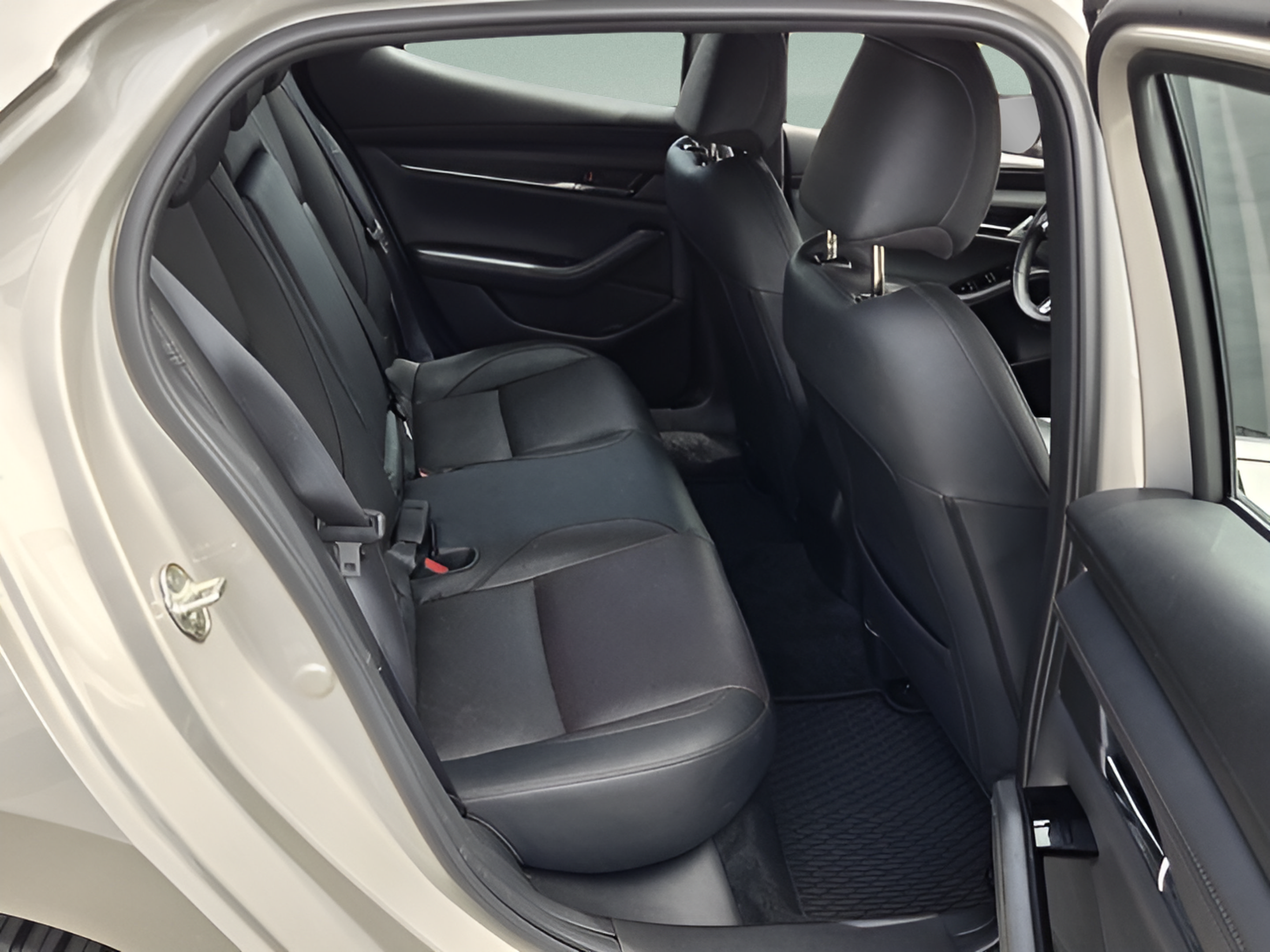 Used 2024 MAZDA MAZDA3 s FWD image 14