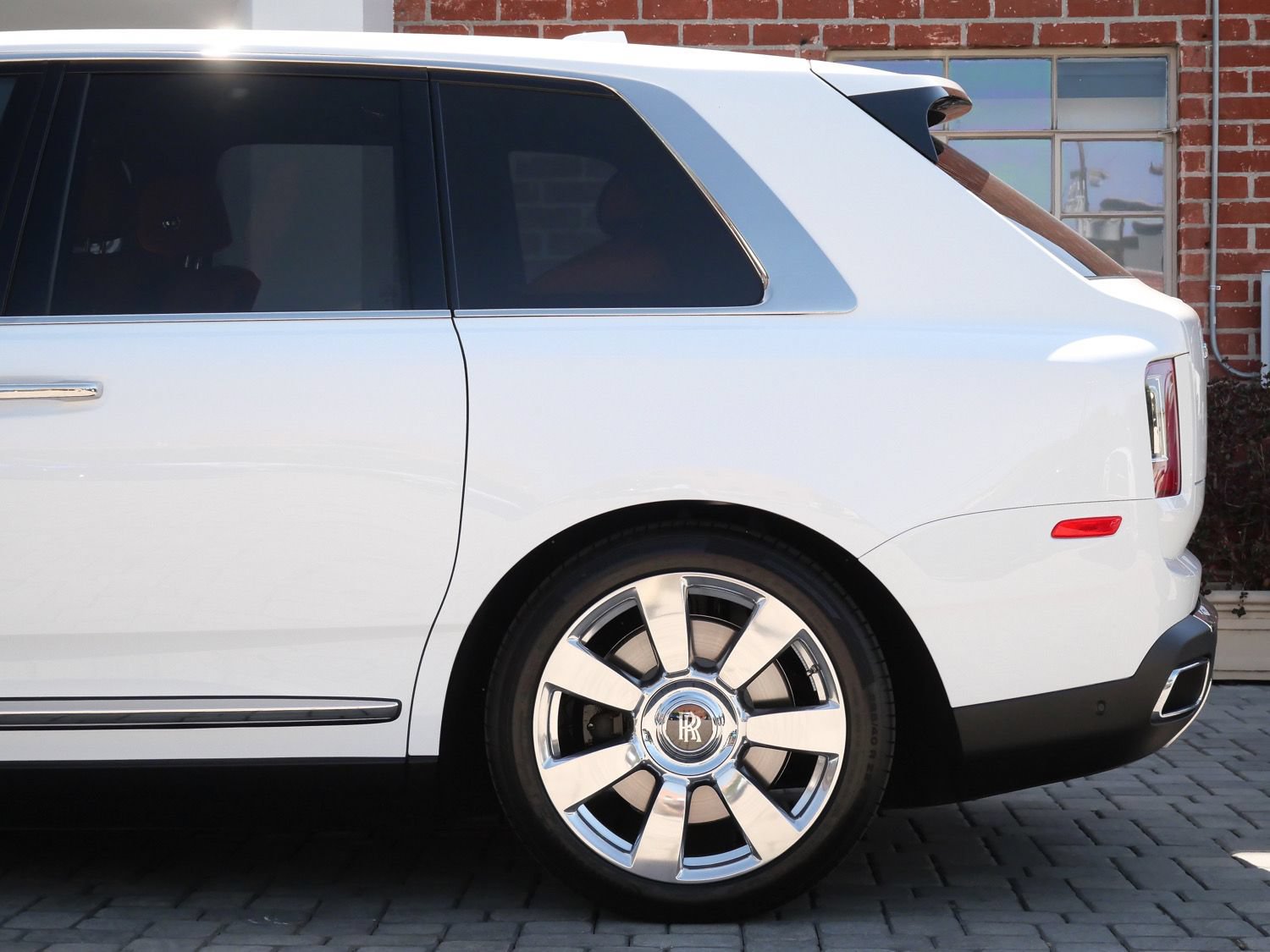 Certified 2024 Rolls-Royce Cullinan AWD/4WD image 22