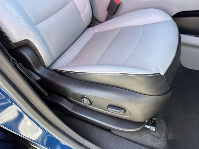 Used 2022 GMC Terrain SLT w/ Infotainment Package II image 26