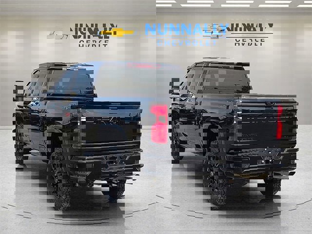 Used 2025 Chevrolet Silverado 2500 Custom w/ Custom Blackout Package image 3