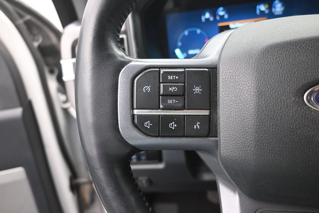 Used 2023 Ford F350 Lariat w/ Sport Appearance Package AWD/4WD image 7