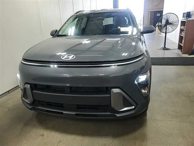 Used 2025 Hyundai Kona SEL AWD/4WD image 24