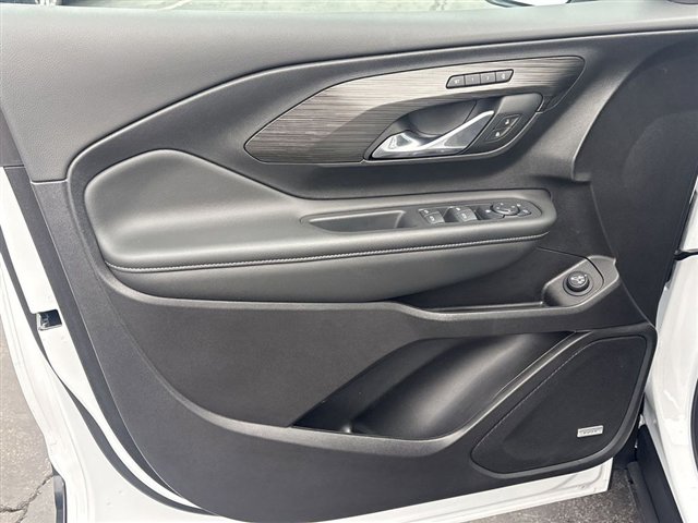 Certified 2024 GMC Terrain SLT w/ Infotainment Package II image 22