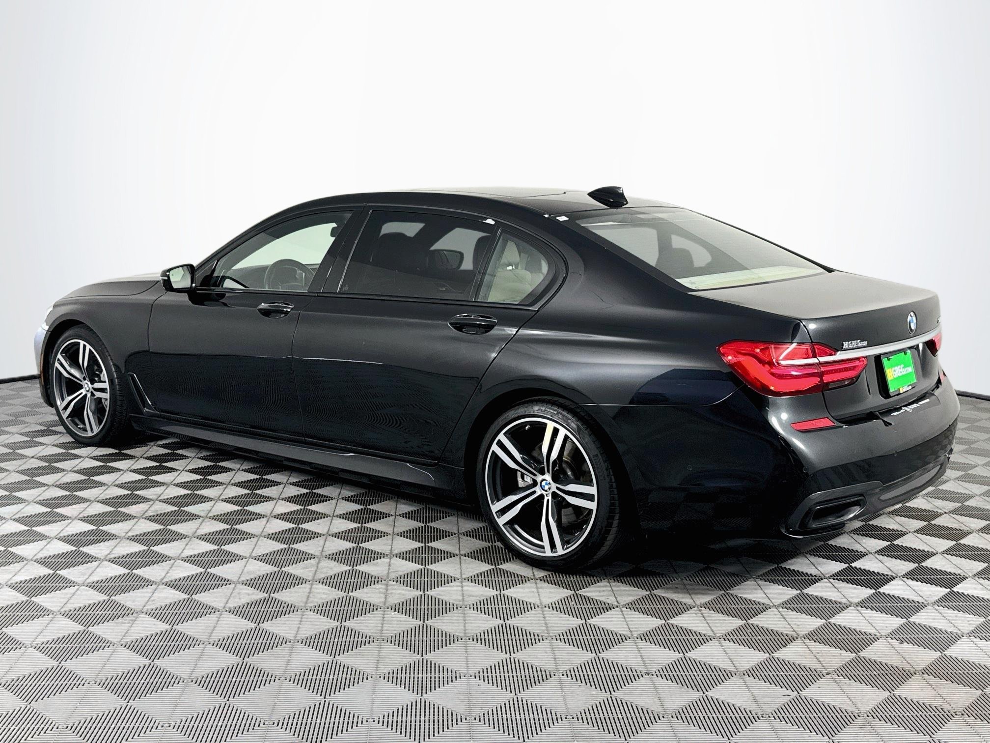 Used 2018 BMW 750i RWD image 6
