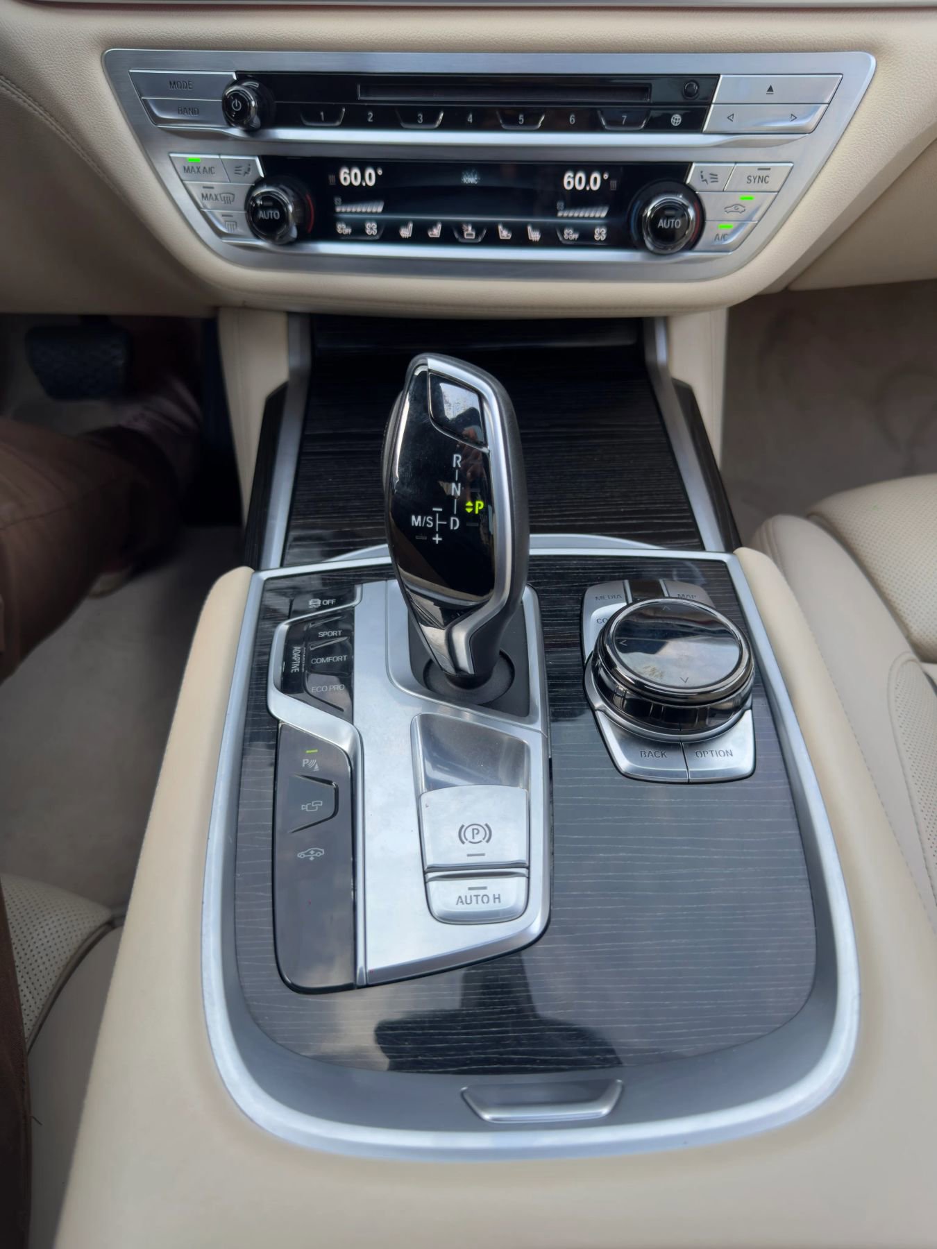 Used 2016 BMW 750Li xDrive image 33