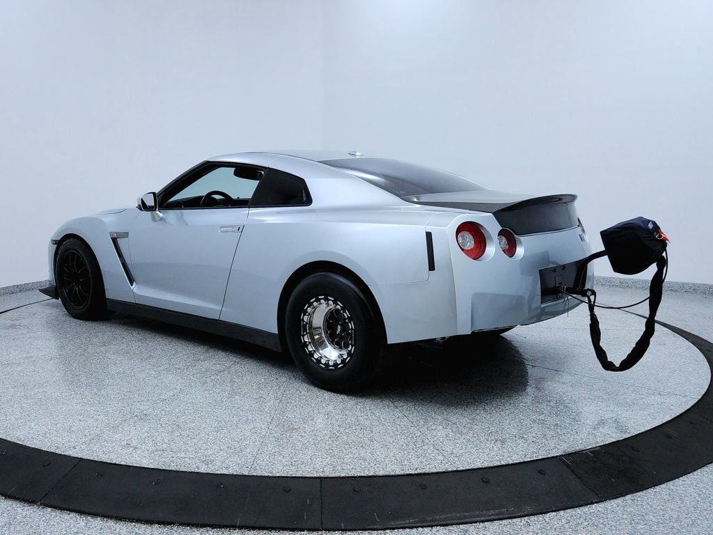 Used 2010 Nissan GT-R Premium image 3