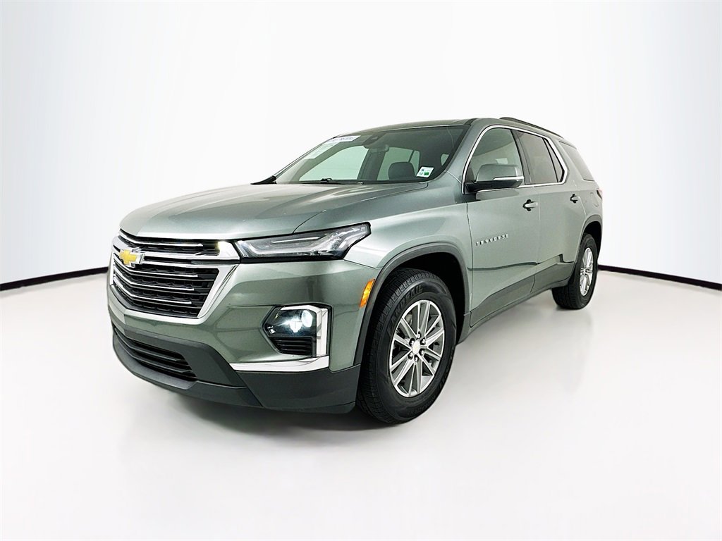 Used 2023 Chevrolet Traverse LT image 1