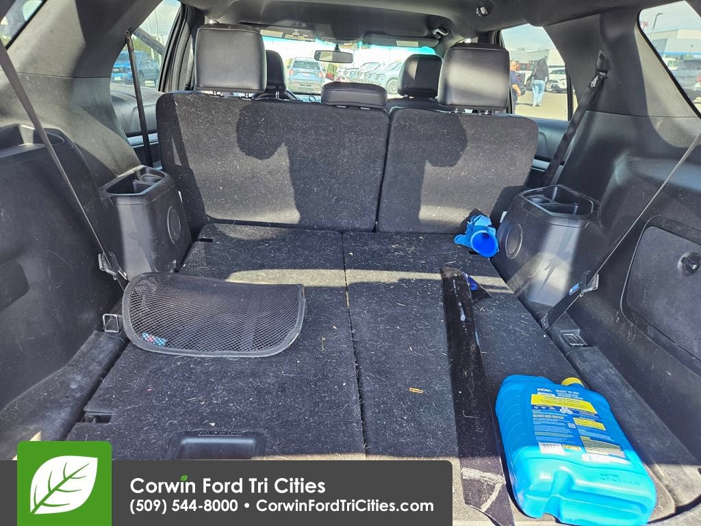 Used 2016 Ford Explorer XLT w/ Equipment Group 202A AWD/4WD image 11