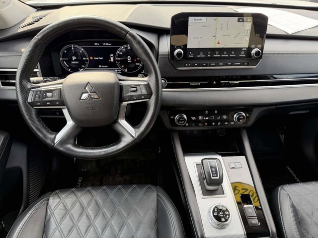 Used 2024 Mitsubishi Outlander SEL Black Edition image 16