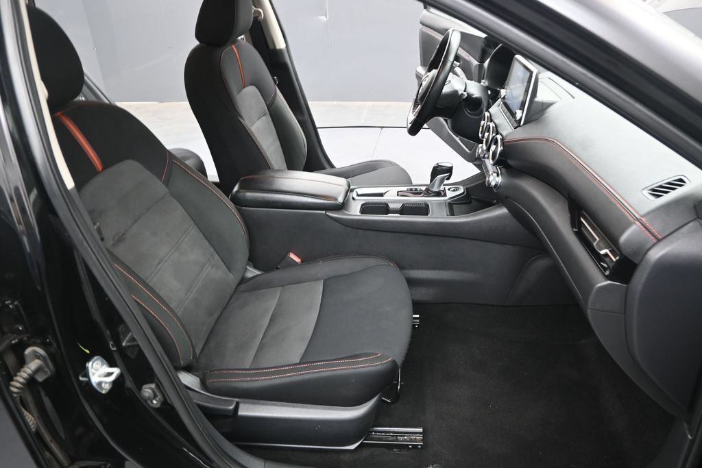 Used 2025 Nissan Sentra SR w/ Midnight Edition FWD image 25