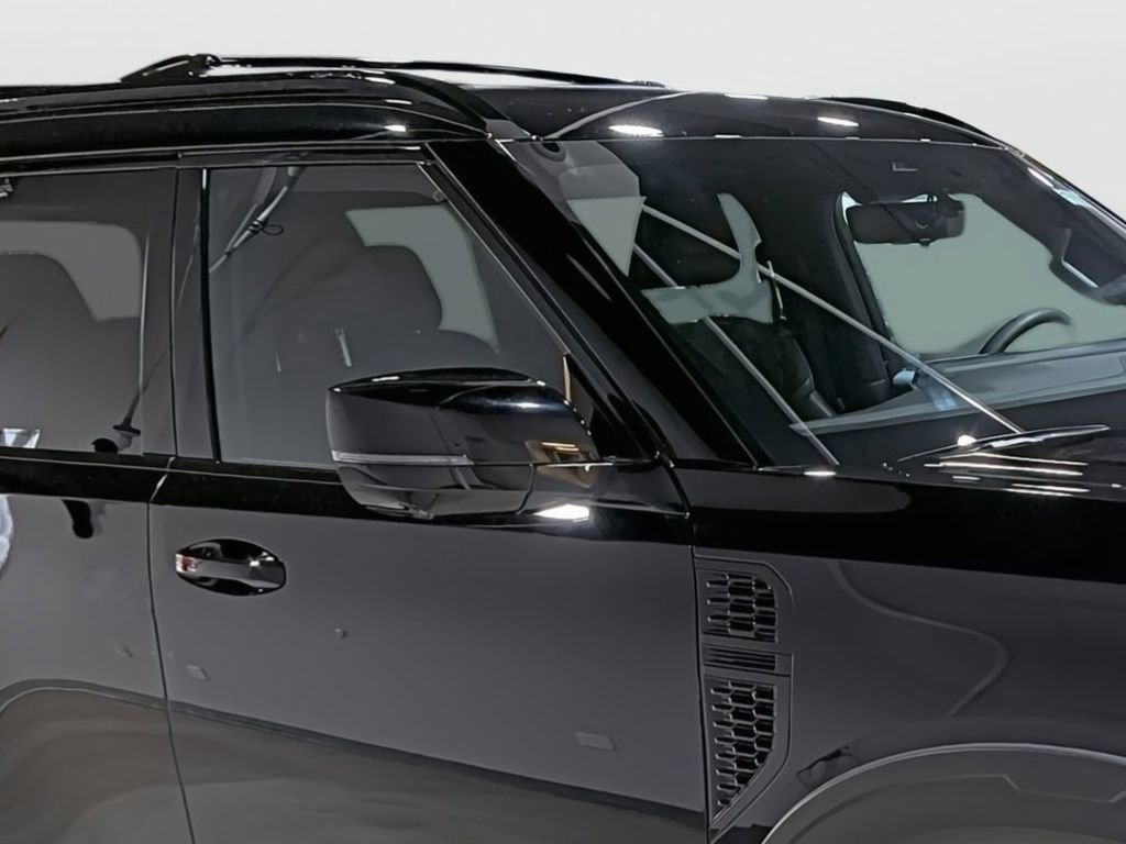 Used 2025 Nissan Armada PRO-4X image 15