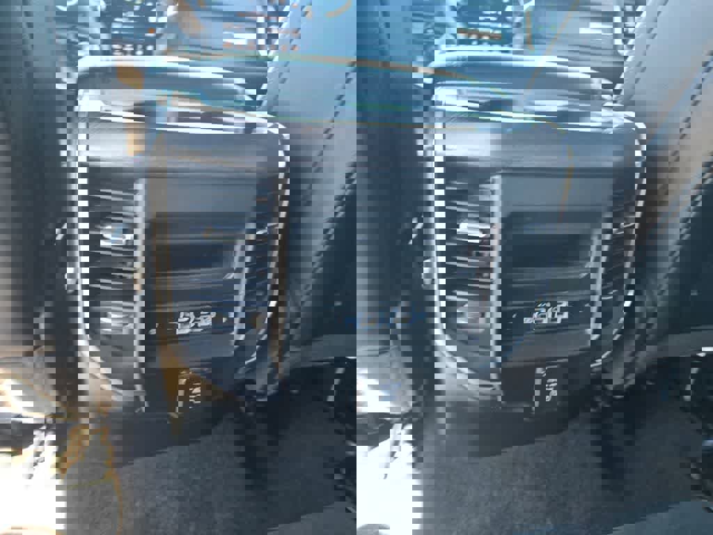 Used 2025 RAM 1500 Laramie image 13