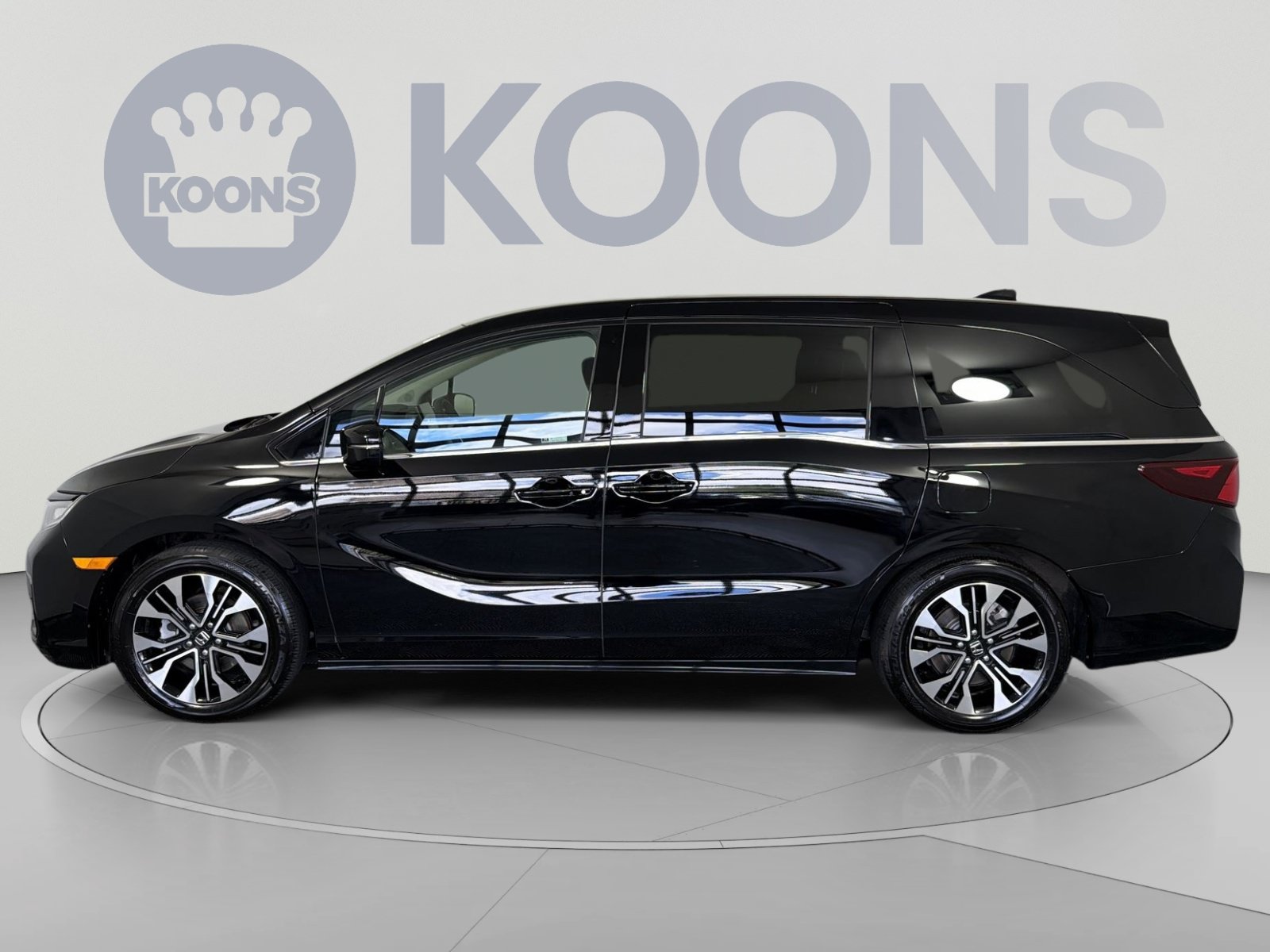 Used 2026 Honda Odyssey Elite image 2
