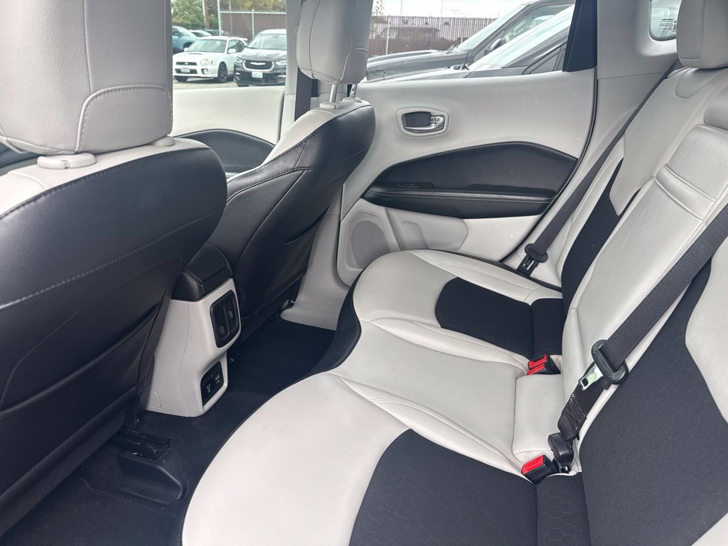 Used 2019 Jeep Compass Latitude w/ Popular Equipment Group FWD image 16