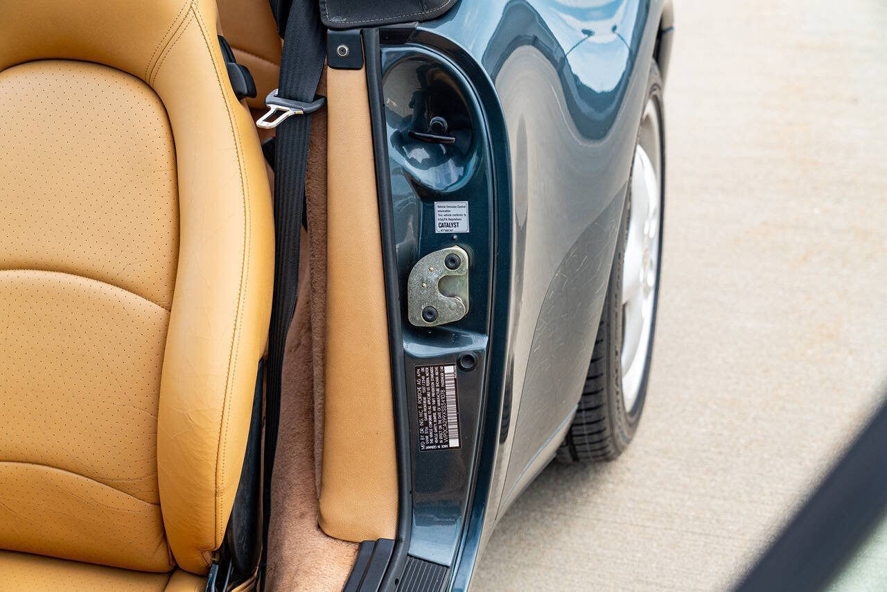 Used 1995 Porsche 911 Cabriolet image 51