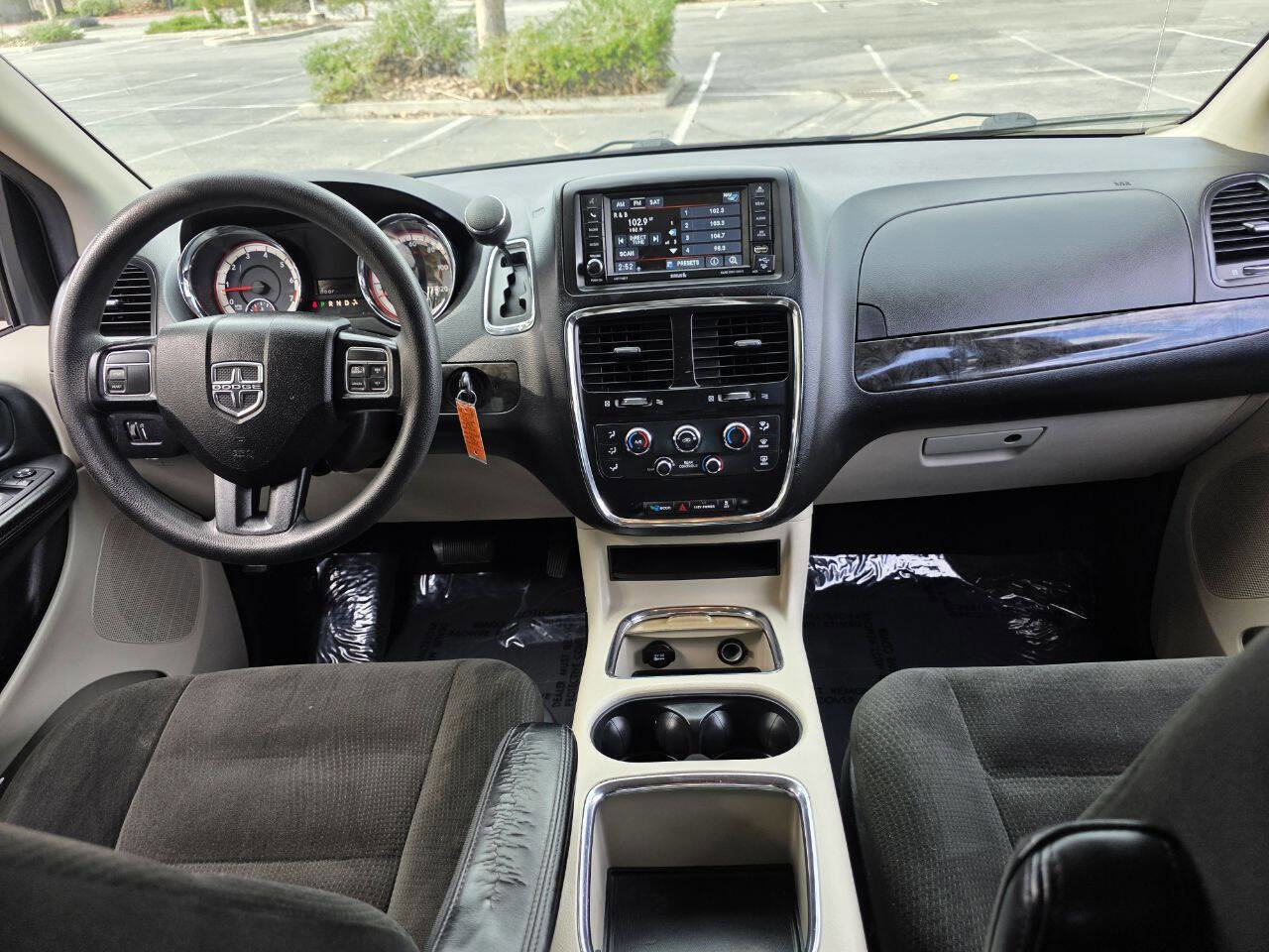 Used 2015 Dodge Grand Caravan SXT image 16