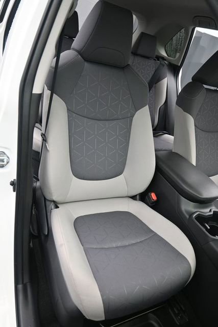 Used 2023 Toyota RAV4 XLE image 17