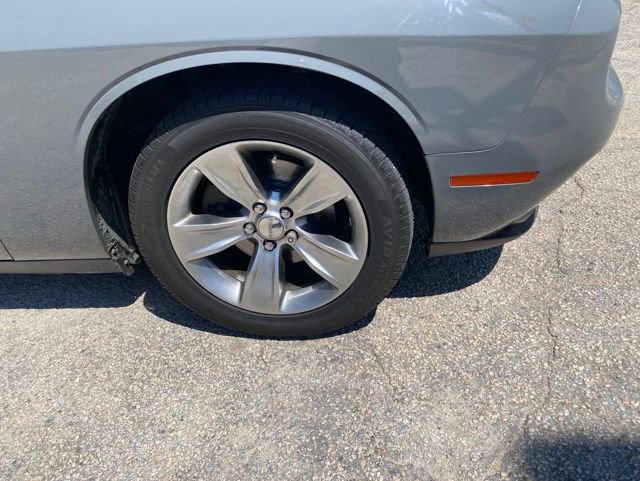 Used 2018 Dodge Challenger SXT RWD image 25
