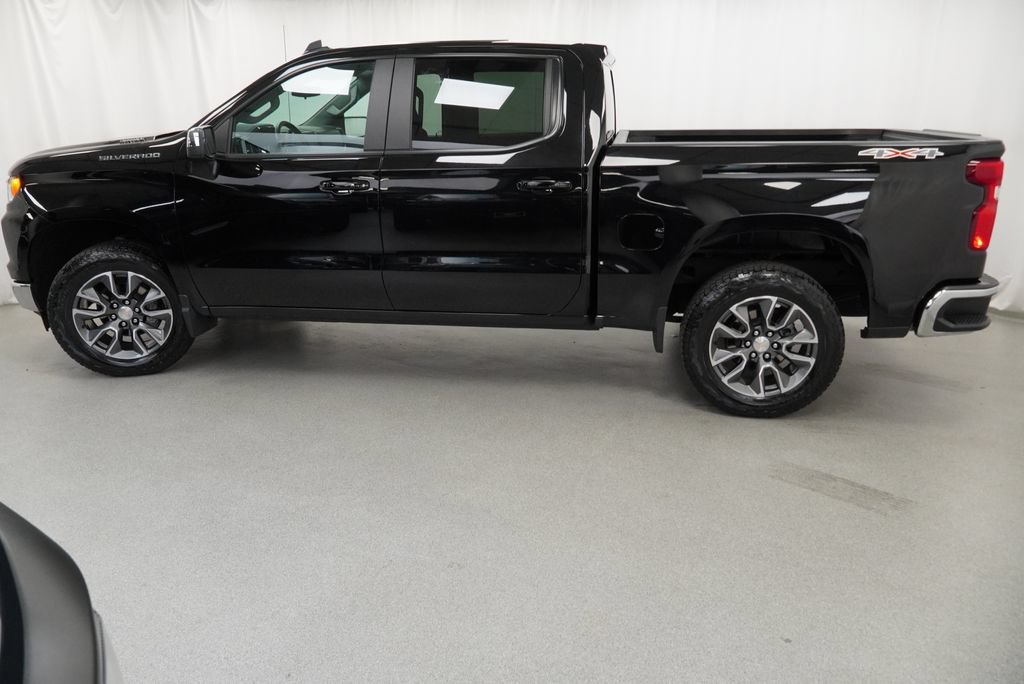 Used 2024 Chevrolet Silverado 1500 LT AWD/4WD image 39